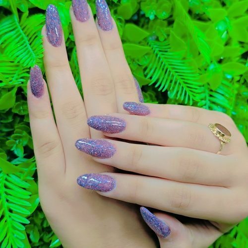 خدمات کاشت ناخن