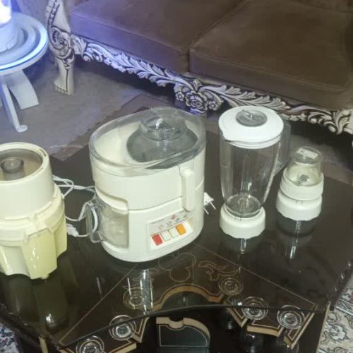 آب میوه گیر و سه کاره مخلوت کن نو استفاده نشده  توی کارتونه