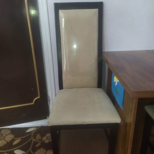 میزتحریر و دو تعدد صندلی