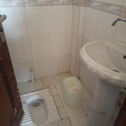 سلام یه واحد آپارتمان طبقه  همکف 60متری