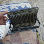 یک عدد پروژکتر