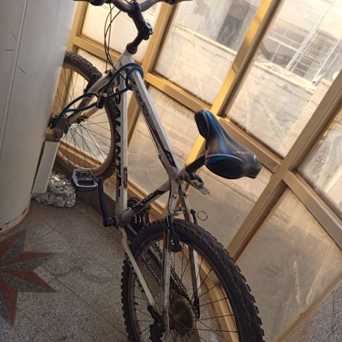 یک عدد دوچرخه بسیار تمیز و سبک مدل گلانت  سایز 26