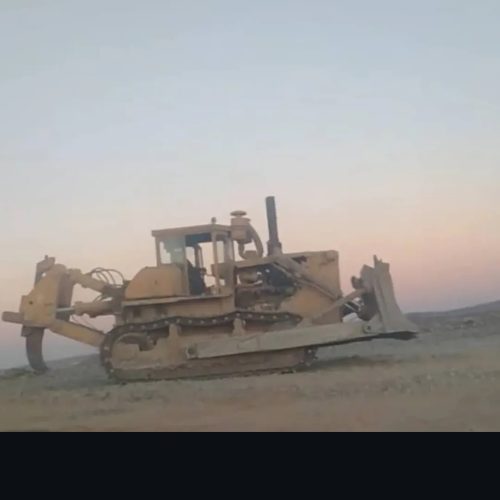 سلام دوستان گلم راننده بلدوزر هستم سابقه کار پنج سال کسی راننده بلدوزر خاست من در خدمتم