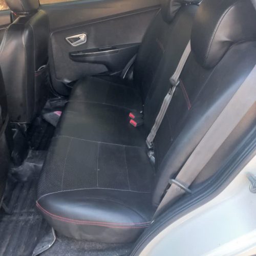 ماشین کاملا سالم بدون رنگ