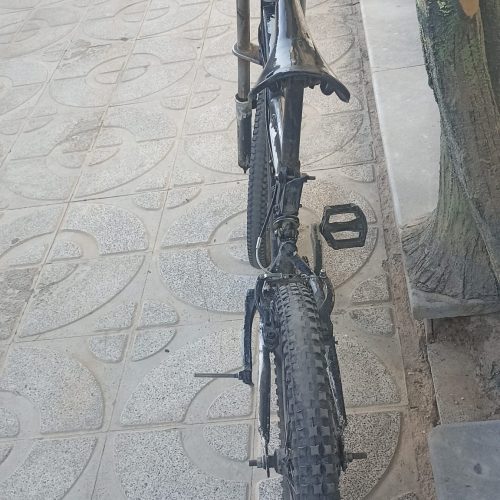 فقط فقط یه پدال میخاد و یه تایر اون تایرم خوبه اگه باهاش دستی نکشی تموم نمیشه