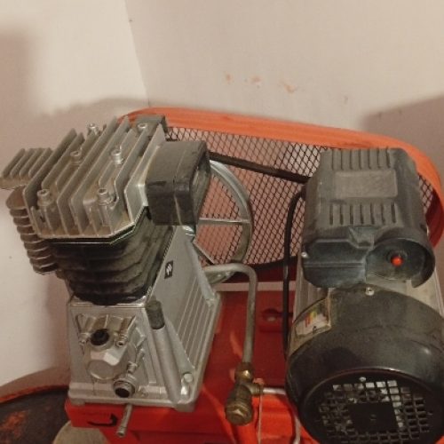 پمپ باد کمپرسور 250لیتردر حد نو سالم بدون ایرادخریدار واقعی تخفیف هم میدم