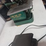 یک دستگاه سردوزبهمراه میزمربوطه