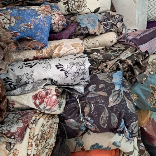 خریدار انواع پارچه ته طاقه کیلویی متری یاردی