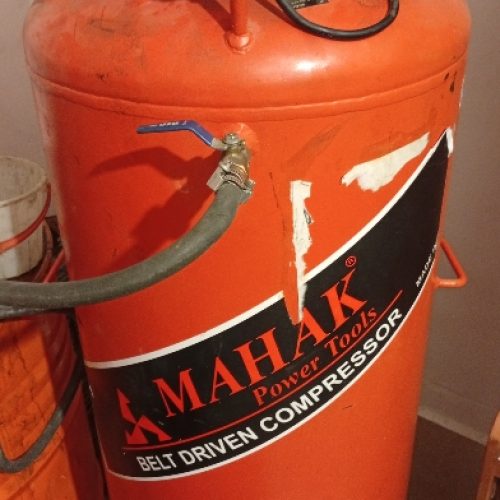 پمپ باد کمپرسور 250لیتردر حد نو سالم بدون ایرادخریدار واقعی تخفیف هم میدم