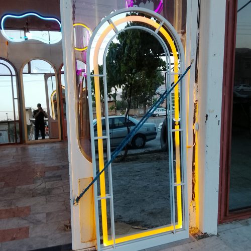 قاب آیینه های نوردار