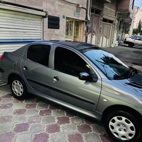 پژو خاکستری صندوقدار مدل 94
