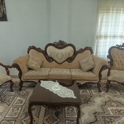 مبل سلطنتی و میز نهار خوری