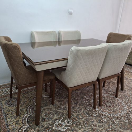 میز غذاخوری