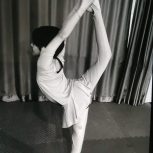 کلاس اریال. یوگا. سویینگ. ویژه بانوان در دو شعبه خیابان کارگر و خیابان نگارستان