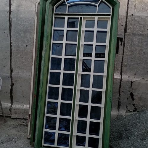 دو عدد پنجره