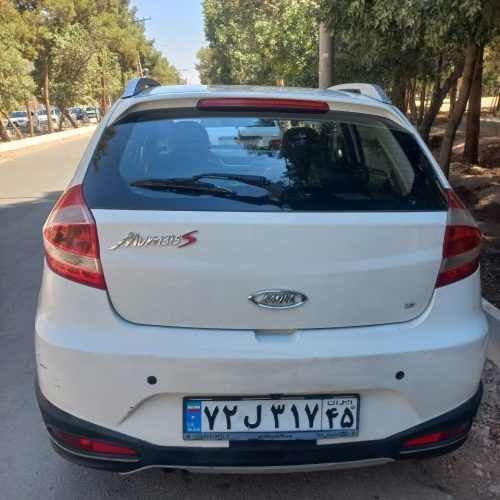 ماشین کاملا سالم بدون رنگ