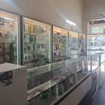 ویترین مغازه موبایل ولوازم جانبی