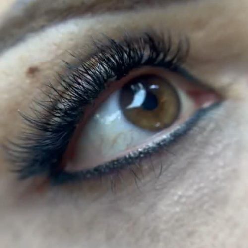 ارائه خدمات اکستنشن مژه