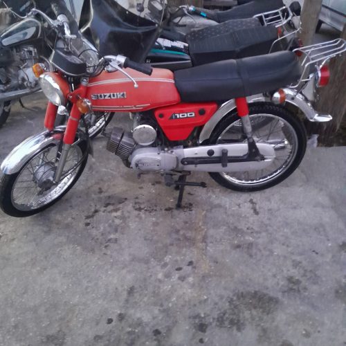 موتورسوزوکی100