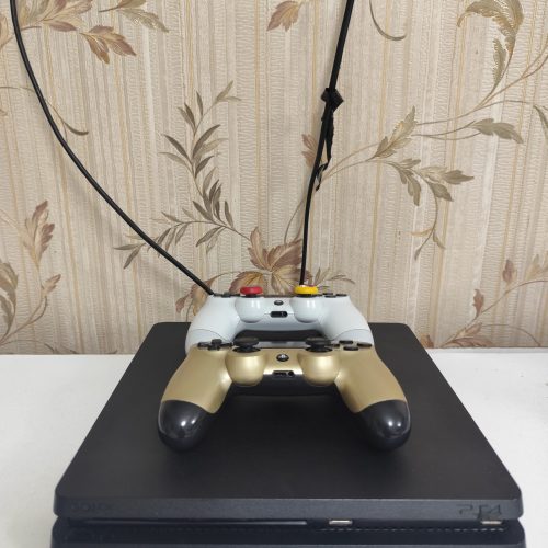 پلی استیشن 4 اسلیم دو دسته 1 ترابایت و فول گیم