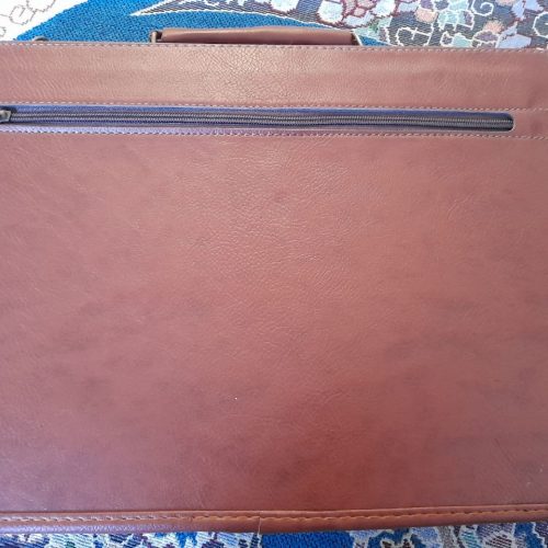 یک عدد کیف اداری کاملا نو