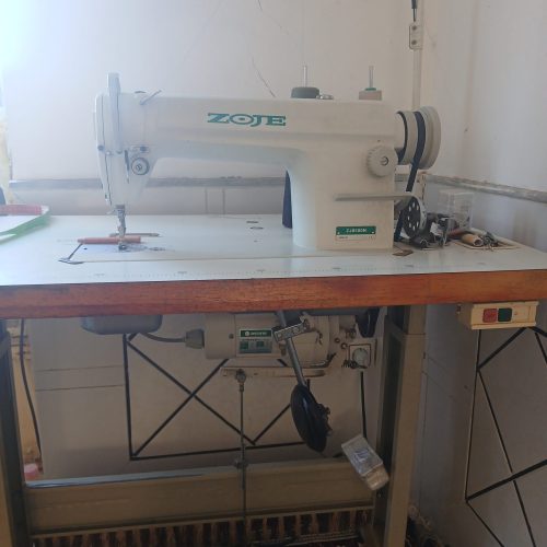 چرخ راسته دوز در حد نو یکسال کار کرده در خانه