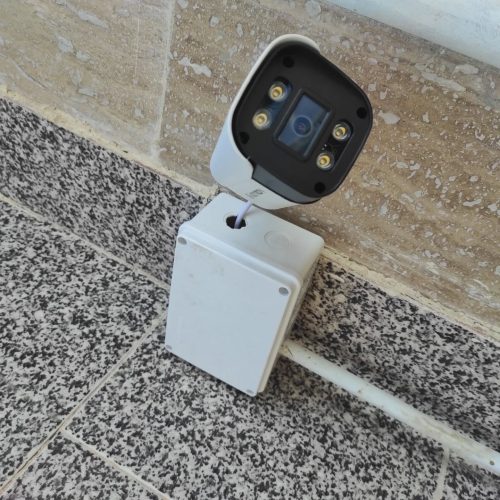 نصاب انواع دوربین مدار بسته ( کیفیت اتفاقی نیس ، باران منتظر نمیماند )