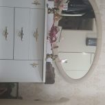 تخت خواب با اینه و کمد و کمد بچه ماشین بچه  و اینه شمعدانی