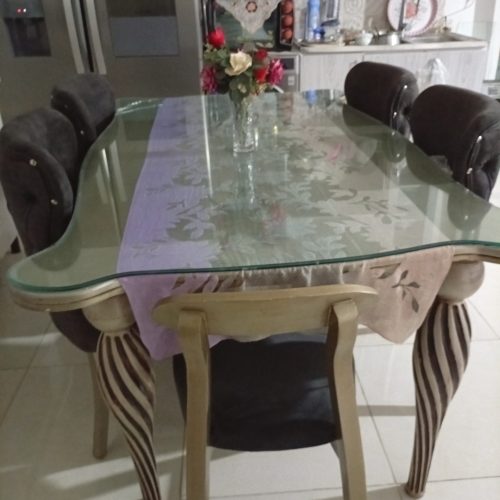 یک دست میزنهارخوری باشش صندلی