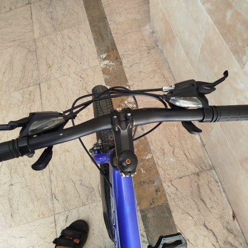 دوچرخه سایز ۲۰ لاستیک تازه عوض کردم ترمز سالم