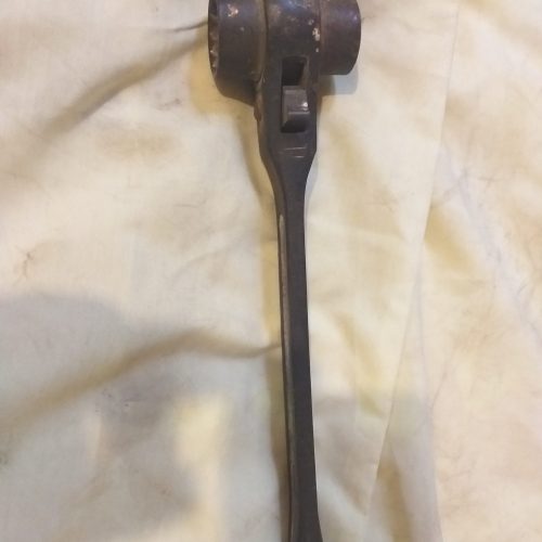 فروش یک عدد کپسول اکسیژن یک کیلویی و یک شیر گازبا آچار بوکس جغجغه