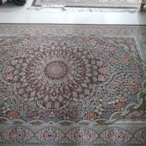 3 تخته فرش 9 متری 6 متری و 4 متری درحد نو به فروش میرسد