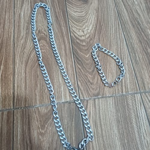 گردنبند و دستبند