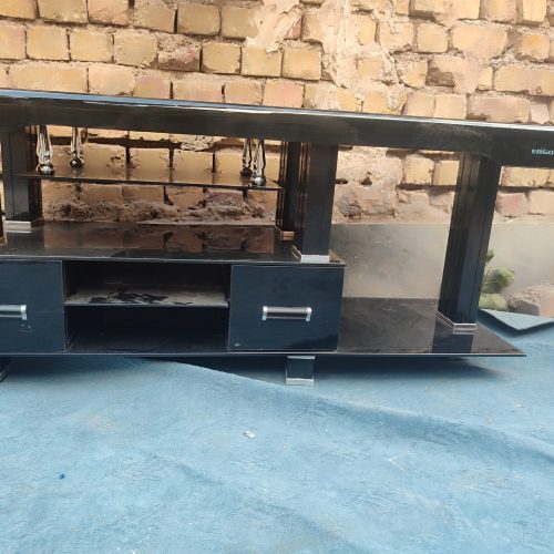 میز شیشه ای در حد نو