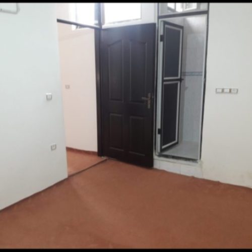 یک زیرزمین تمیز یک خوابه راجدا