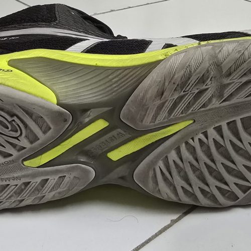 کتونی والیبال