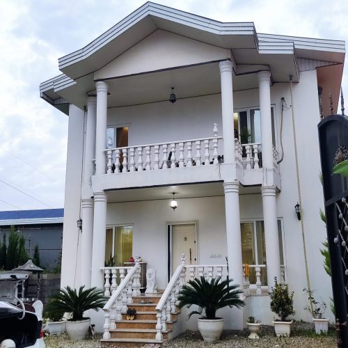 متراژ زمین 290 و متراژ بنا 230 ،دوبلکس،سه خواب بالا ،یک خواب مستر ،و دوتراس بزرگ