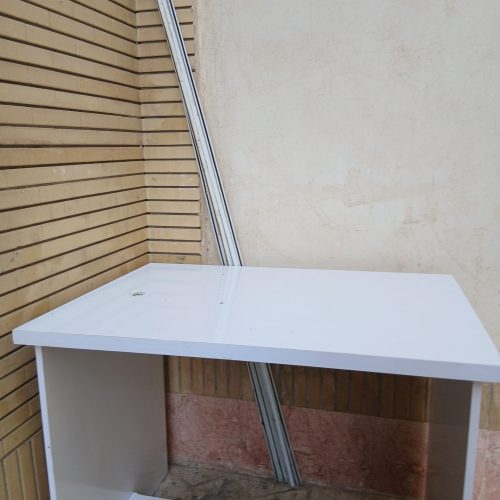 میز صندلی کاشت ناخن