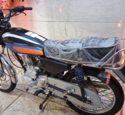 موتور 150ازما همچی سالم مدارک کامل پلاک ملی استارتی همچی هم کار می‌کنه