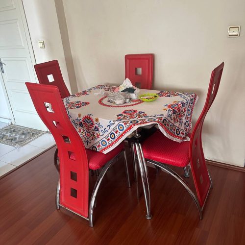 مبلمان و میز ناهارخوری