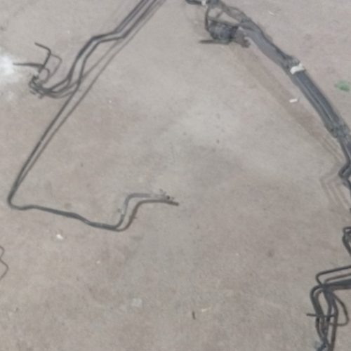 کلیه لوله های بنزین وترمز داخل شاسی تویوتا اتاق دویست