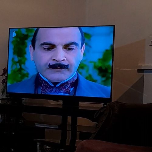 تلویزیون 49 اینچ جی پلاس با تصویر بسیار زیبا