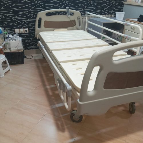 تخت برقی بیمارستانی