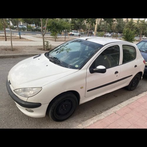 یک دستگاه خودرو 206تیپ 5 دهنده ای رنگ سفید مدل سال 1395 دوازده ماه بیمه شخص ثالث خانگی تر و تمیز به فروش می رسد