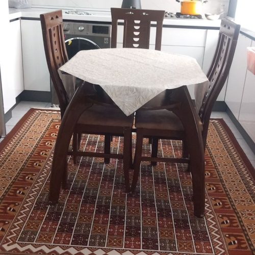 مبل هشت نفره هنراه باچهارعددعسلی، بزرگ متوسط کوچک