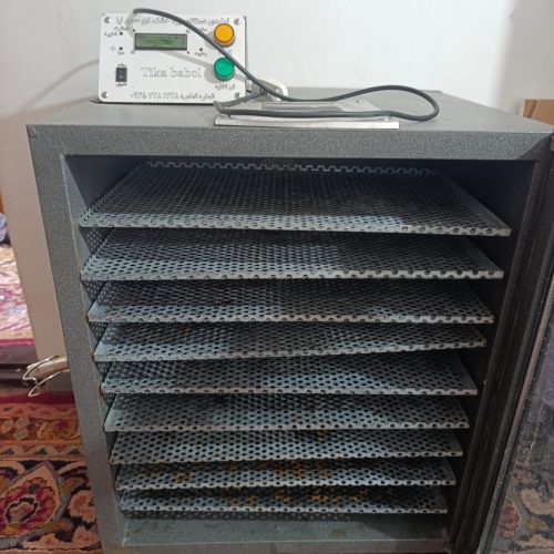 دستگاه میوه خشک کن.دارای 9قفسه.کاملا سالم