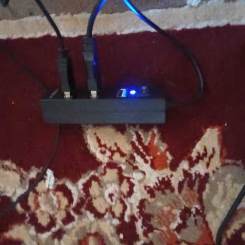 یک موس و کیبورد گیمینگ کوچک