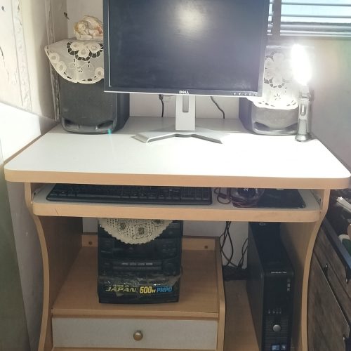 🖥️✨ ست کامل میز کامپیوتر، صندلی، کیس، مانیتور و لوازم جانبی (در حد نو)