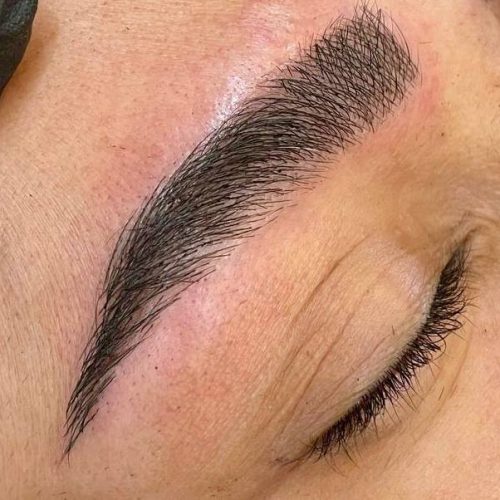 ابروی طبیعی و جذاب با میکروبلیدینگ حرفه ایی✨