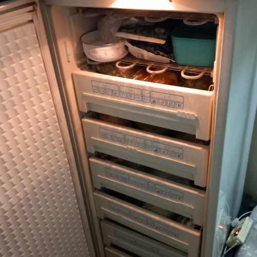 یخچال تمام فیریزرپارس مدلf12mbسفیدبسیارتمیز